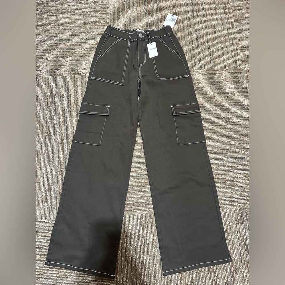 NWT Forever 21 Cargo Pants